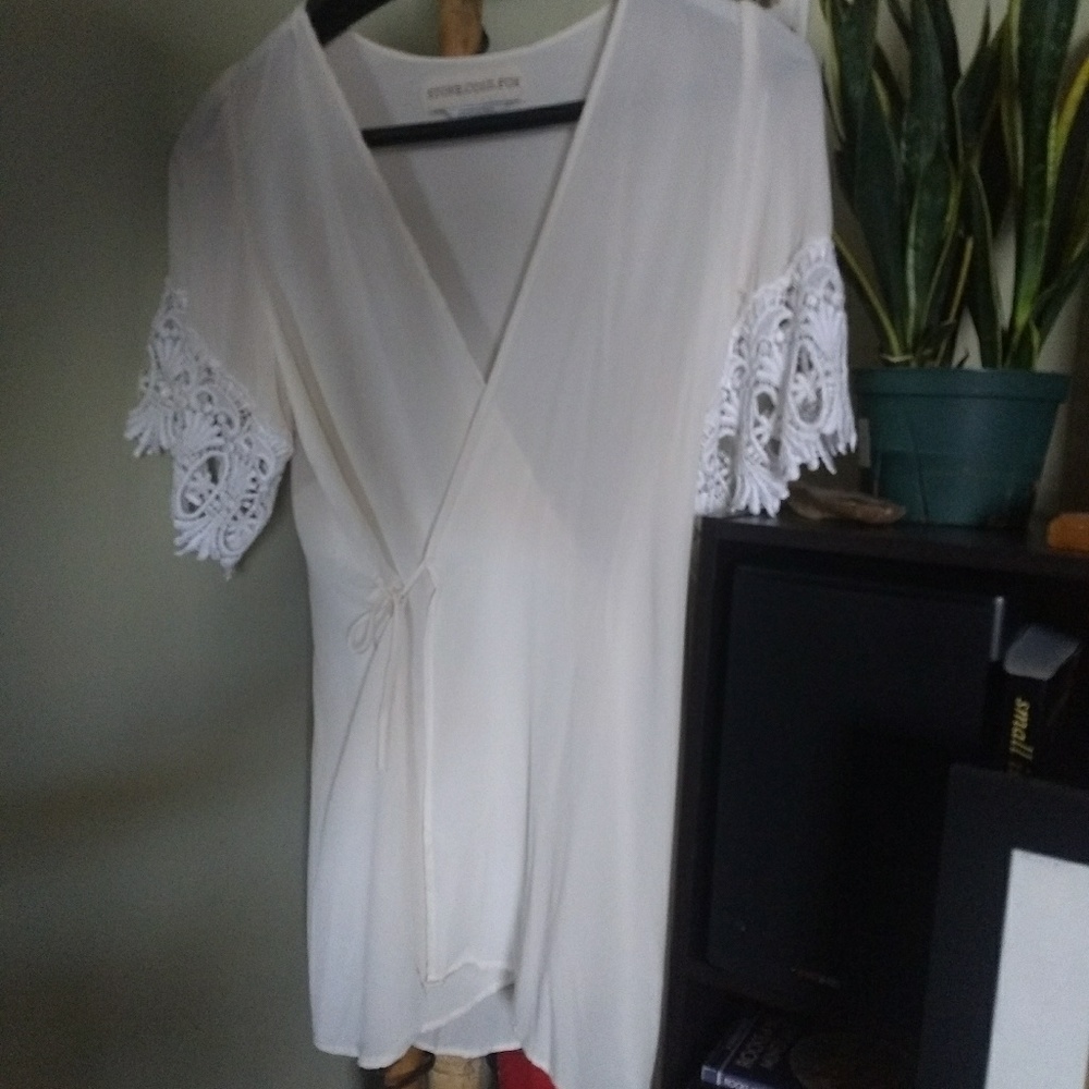 Stone Cold Fox Fox Robe In Ivory Silk - Picture 2 of 8